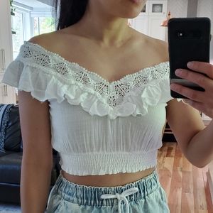 Breshka off shoulder lace trim top, size small